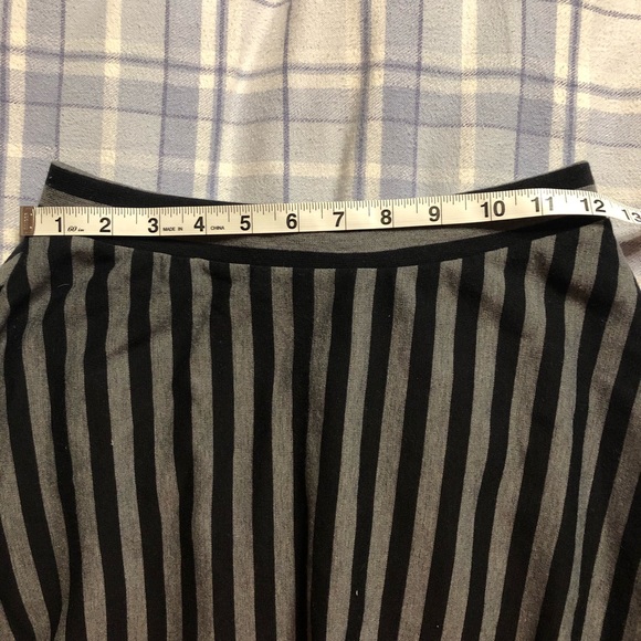 Forever 21 striped mini skirt worn once - Picture 3 of 4